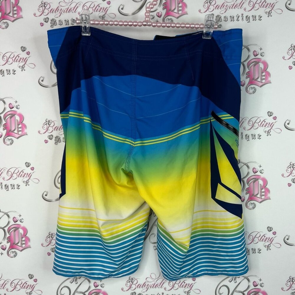 Volcom Shorts Surf Board Mod Tech Ombr Gradient B… - image 2